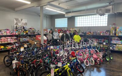 Horizon Retail Construction Volunteers to Setup “Santa’s Workshop” at Love Inc.